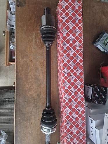 Desna pogonska poluosovina Reno Kangoo 1 Reno Clio 2 Reno Thalia 1 na lalafo.rs Desna pogonska poluosovina Reno Kangoo 1 Reno Clio 2 Reno Thalia 1