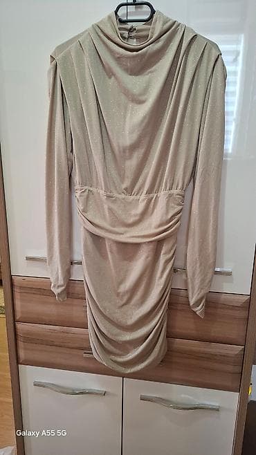 Balasevic haljina u broju 40 sa šljokicama jednom obucena na lalafo.rs — 2 Balasevic haljina u broju 40 sa šljokicama jednom obucena — 2