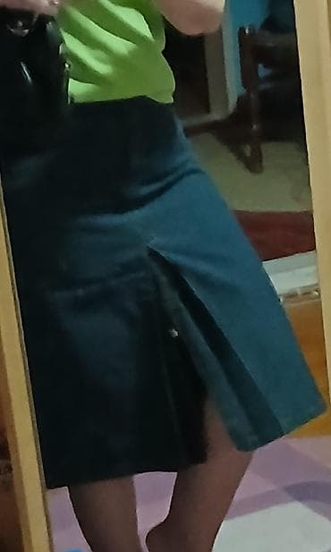 Komplet odeće i aksesoara: - Crna torba sa dugim ručkama - na lalafo.rs — 4 Komplet odeće i aksesoara: - Crna torba sa dugim ručkama - — 4