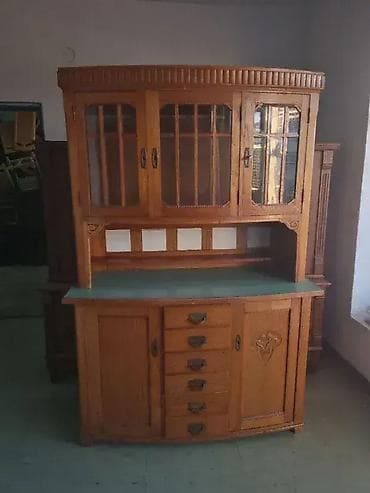 Antique Display Cabinets: Vitrina u odlicnom stanju Visina 200cm Sirina 135cm Dubina55cm at lalafo.rs — 4 Antique Display Cabinets: Vitrina u odlicnom stanju Visina 200cm Sirina 135cm Dubina55cm — 4