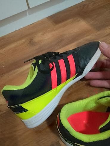 Sports & Leisure: Adidas Sala patike za fudbal br 38 - Model: Adidas Sala (oznaka at lalafo.rs — 6 Sports & Leisure: Adidas Sala patike za fudbal br 38 - Model: Adidas Sala (oznaka — 6