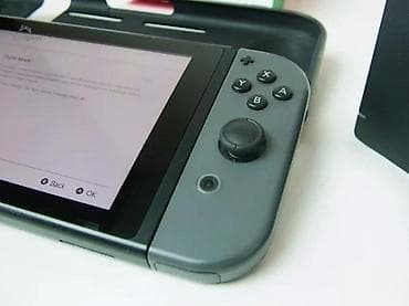 U ponudi Nintendo Switch konzola, lepo očuvana sa manjim znakovima na lalafo.rs U ponudi Nintendo Switch konzola, lepo očuvana sa manjim znakovima