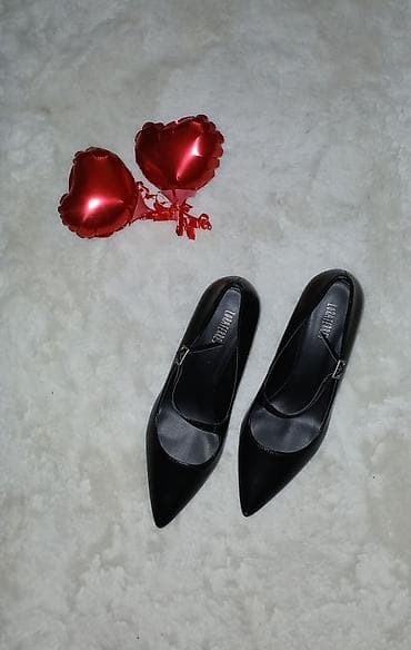 Cipele na stiklu vel.39 jednom nosene
Lora Ferres at lalafo.rs — 1 Cipele na stiklu vel.39 jednom nosene
Lora Ferres — 1