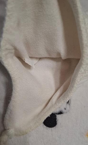 Kapa za devojčice
Veličina obim glave 50/52 cm
Cena 300 din na lalafo.rs — 4 Kapa za devojčice
Veličina obim glave 50/52 cm
Cena 300 din — 4