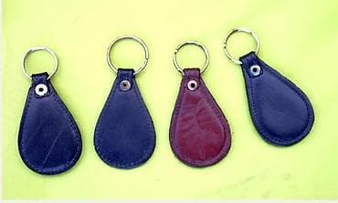 LOT 8 privezaka Vintage SFRJ + 4 kožna priveska. Cene su odredjene na lalafo.rs — 6 LOT 8 privezaka Vintage SFRJ + 4 kožna priveska. Cene su odredjene — 6