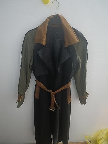 Dugački ženski mantil/trenč kaput – brend GLX, veličina 44. - Model na lalafo.rs — 1 Dugački ženski mantil/trenč kaput – brend GLX, veličina 44. - Model — 1