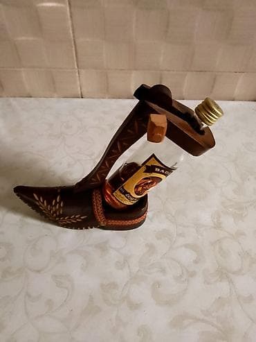 Dekorativni drveni držač za mini flašu u obliku opanka - Ručno rađen na lalafo.rs — 1 Dekorativni drveni držač za mini flašu u obliku opanka - Ručno rađen — 1