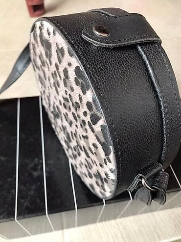 Okrugla ženska torbica sa animal printom - Oblik: okrugla “box” at lalafo.rs — 1 Okrugla ženska torbica sa animal printom - Oblik: okrugla “box” — 1