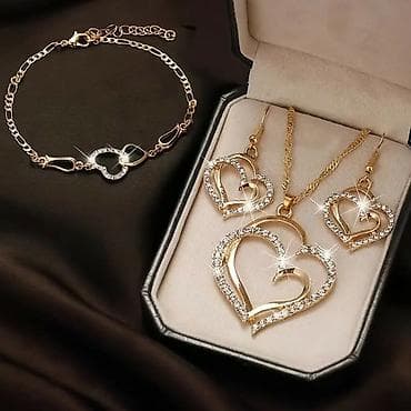 Accessories: Komplet nakita – Srce sa kristalima (ogrlica, minđuše i narukvica) - at lalafo.rs — 1 Accessories: Komplet nakita – Srce sa kristalima (ogrlica, minđuše i narukvica) - — 1