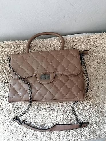 Bez tasna srednje velicine. Vrlo lepa zenska tasna stepana na rombove na lalafo.rs — 10 Bez tasna srednje velicine. Vrlo lepa zenska tasna stepana na rombove — 10