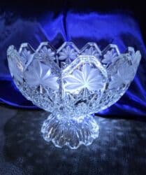 Kristalna nova cinija za voce itd. iz 70ih. Cinija kristal pun rad sa na lalafo.rs Kristalna nova cinija za voce itd. iz 70ih. Cinija kristal pun rad sa