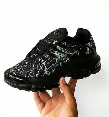 Nike Air Max Plus (TN) dečije patike – više boja Dostupni brojevi na lalafo.rs — 8 Nike Air Max Plus (TN) dečije patike – više boja Dostupni brojevi — 8