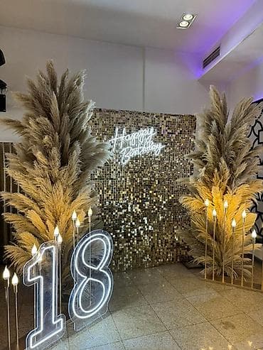 za svaki dan: Elegancija u svakom detalju Zlatni sjaj, pampas i svetleći elementi at lalafo.rs — 2 za svaki dan: Elegancija u svakom detalju Zlatni sjaj, pampas i svetleći elementi — 2