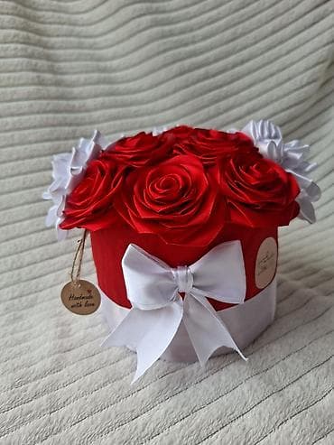 Ručne dekorativne kutije sa satenskim cvećem - Unikatne aranžmane na lalafo.rs — 1 Ručne dekorativne kutije sa satenskim cvećem - Unikatne aranžmane — 1