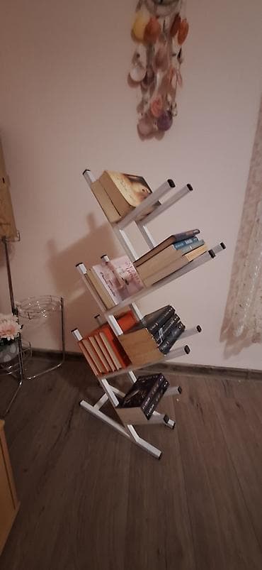 Stalak za knjige – drveni, samostojeći dizajn - Materijal: farbano na lalafo.rs — 4 Stalak za knjige – drveni, samostojeći dizajn - Materijal: farbano — 4