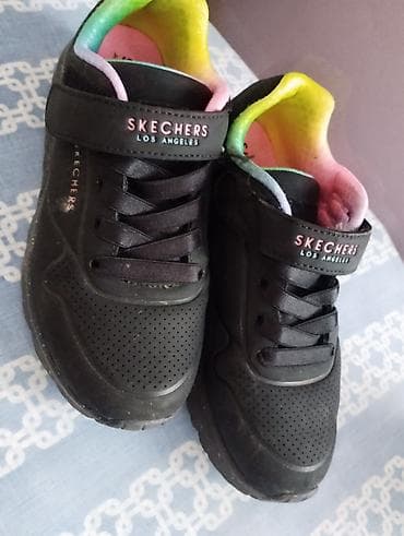 Skechers dečije patike – crne, sa šarenim detaljima - Model sa na lalafo.rs — 3 Skechers dečije patike – crne, sa šarenim detaljima - Model sa — 3