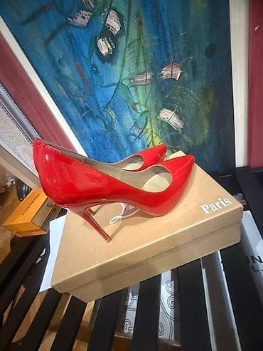 Luksuzne Louboutin crvene lakovane salonke na visoku potpeticu - na lalafo.rs — 6 Luksuzne Louboutin crvene lakovane salonke na visoku potpeticu - — 6