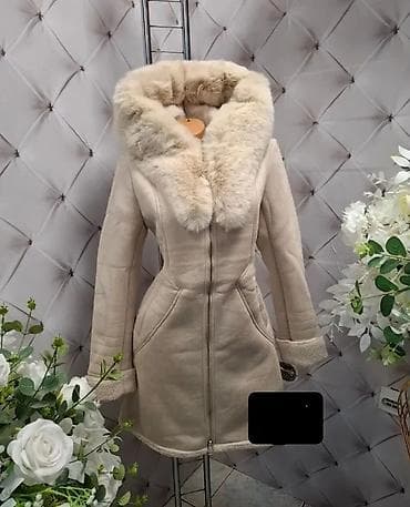 Ženska zimska jakna/kaput sa krznom – više boja - Model do iznad na lalafo.rs Ženska zimska jakna/kaput sa krznom – više boja - Model do iznad