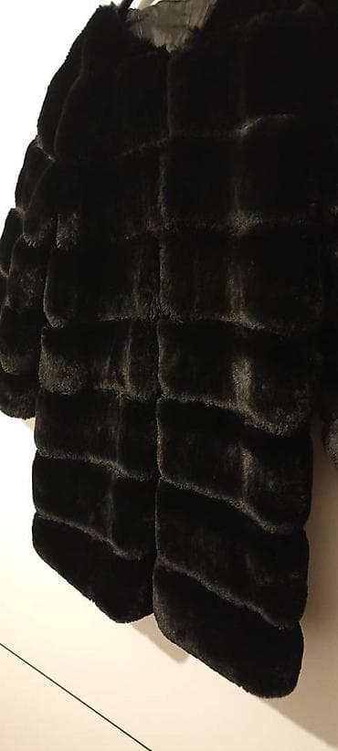 Crna raskošna ženska bunda od veštačkog krzna . Samo par puta nosena u na lalafo.rs — 2 Crna raskošna ženska bunda od veštačkog krzna . Samo par puta nosena u — 2