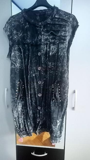 Crna tunika/haljina bez rukava, urbanog „washed/acid” efekta. - na lalafo.rs Crna tunika/haljina bez rukava, urbanog „washed/acid” efekta. -