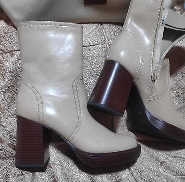 Komplet ženske modne obuće i torbe u bež nijansi. - Čizme do članka at lalafo.rs — 4 Komplet ženske modne obuće i torbe u bež nijansi. - Čizme do članka — 4