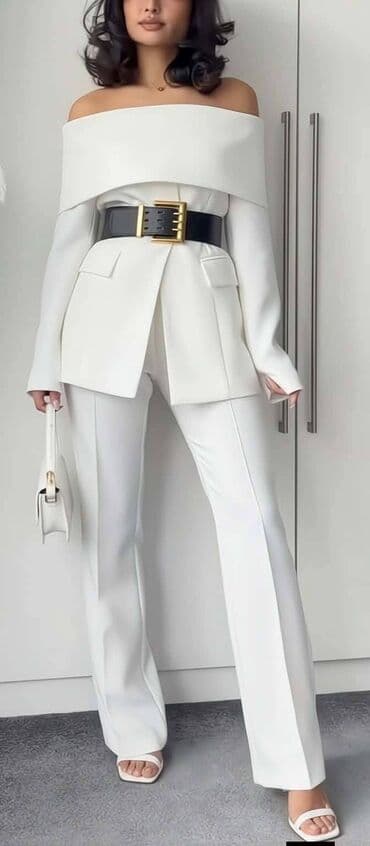 Ženski komplet – elegantni off-shoulder sako i ravne pantalone - na lalafo.rs Ženski komplet – elegantni off-shoulder sako i ravne pantalone -