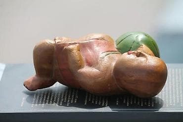 Uspavani Srećni Buda Vintaž Drvena rezbarija 1940. Sleeping Child na lalafo.rs — 7 Uspavani Srećni Buda Vintaž Drvena rezbarija 1940. Sleeping Child — 7