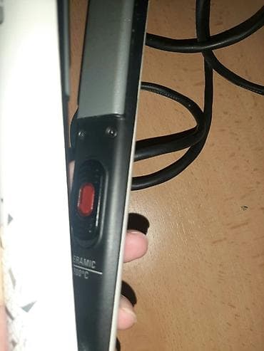 Rowenta SILVER SF1525,keramička,200C.
Odlično stanje na lalafo.rs — 8 Rowenta SILVER SF1525,keramička,200C.
Odlično stanje — 8