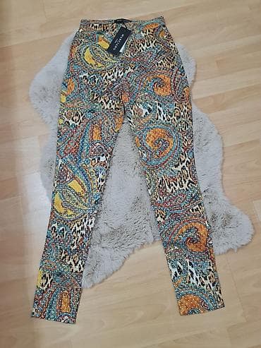 Marciano by Guess ženske pantalone sa upečatljivim printom. - Model na lalafo.rs — 3 Marciano by Guess ženske pantalone sa upečatljivim printom. - Model — 3