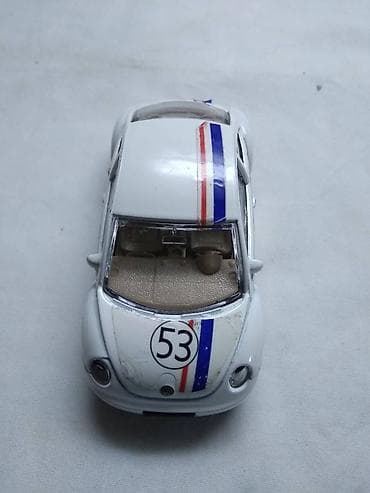 Figurines & Models: Burago VW New Beetle Herbie 1:43Made in Italy.Odlično očuvan,nalepnice at lalafo.rs — 2 Figurines & Models: Burago VW New Beetle Herbie 1:43Made in Italy.Odlično očuvan,nalepnice — 2