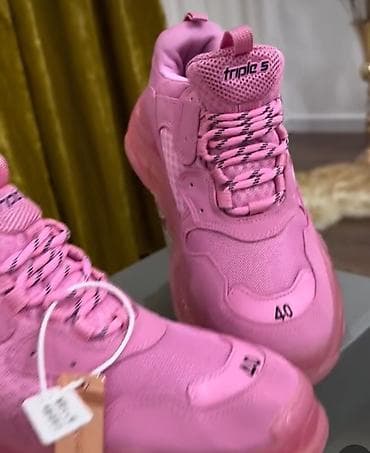 Balenciaga nove patike. Svih brojeva i modela Patike su iz na lalafo.rs — 3 Balenciaga nove patike. Svih brojeva i modela Patike su iz — 3