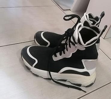 Extra patike
Obuvene samo par puta
Super stanje
Br 38 na lalafo.rs — 6 Extra patike
Obuvene samo par puta
Super stanje
Br 38 — 6