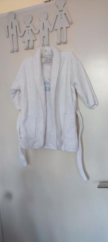 Bademantil BOYS - GIRLS 80/92 899din Kvalitetan prelep bademantil na lalafo.rs — 1 Bademantil BOYS - GIRLS 80/92 899din Kvalitetan prelep bademantil — 1