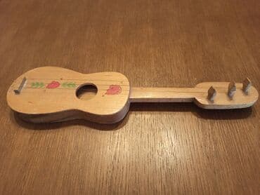 Guitars: Mala mandolina, više za ukras, ima alke za kačenje. Dužina 33cm at lalafo.rs — 2 Guitars: Mala mandolina, više za ukras, ima alke za kačenje. Dužina 33cm — 2