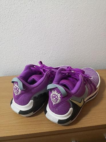 Patike Nike kao nove par puta nošene na lalafo.rs — 4 Patike Nike kao nove par puta nošene — 4