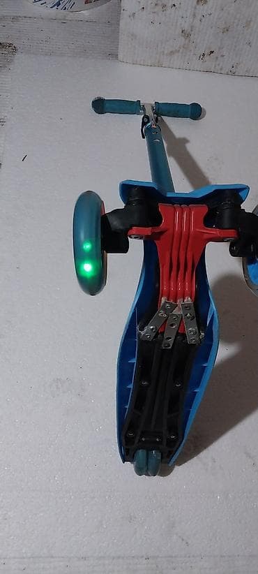 Sports & Leisure: Dečiji trotinet na tri točka – plavi, “Maxi” tip - Stabilna 3-točka at lalafo.rs — 5 Sports & Leisure: Dečiji trotinet na tri točka – plavi, “Maxi” tip - Stabilna 3-točka — 5