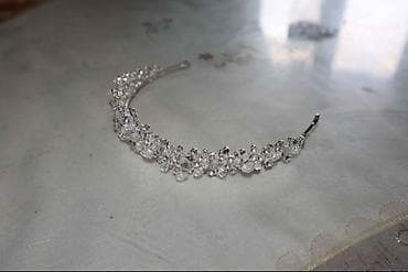 Personal Items: Νυφικό με στρας και τιάρα Πωλείται νυφικό με στρας και τιάρα έχει at lalafo.rs — 1 Personal Items: Νυφικό με στρας και τιάρα Πωλείται νυφικό με στρας και τιάρα έχει — 1