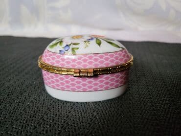 Ironing Boards: Jewelry box, color - Multicolored, New at lalafo.rs — 8 Ironing Boards: Jewelry box, color - Multicolored, New — 8