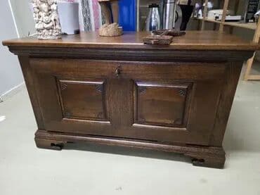 Stilske komode: Prelepa skrinja u odlicnom stanju. Duzina 105 cm Dubina 50 cm Visina na lalafo.rs — 2 Stilske komode: Prelepa skrinja u odlicnom stanju. Duzina 105 cm Dubina 50 cm Visina — 2