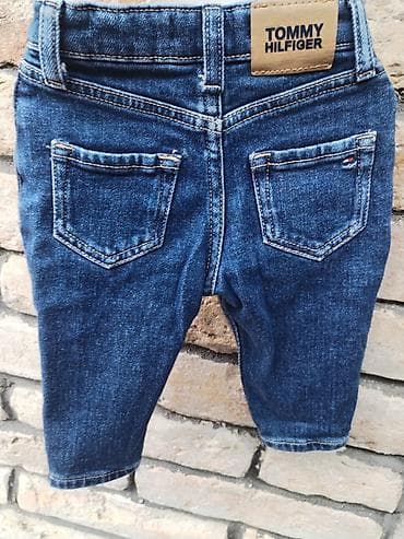 TOMMY HILFIGER farmerke za dečake, veličina 74. - Original TH model na lalafo.rs TOMMY HILFIGER farmerke za dečake, veličina 74. - Original TH model