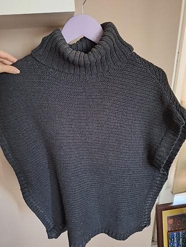 Women's Sweaters, Cardigans: DKNY ponco, S-M, ocuvan, tamno sive boje, ima dugmice sa strane at lalafo.rs — 2 Women's Sweaters, Cardigans: DKNY ponco, S-M, ocuvan, tamno sive boje, ima dugmice sa strane — 2