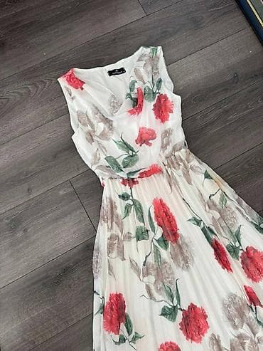 pantalone butiku ali: Prelepa haljina. Dimenzije: ramena 39 cm, pazuh 55 cm; u struku lastiš na lalafo.rs — 3 pantalone butiku ali: Prelepa haljina. Dimenzije: ramena 39 cm, pazuh 55 cm; u struku lastiš — 3