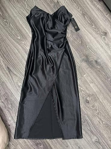 Women's Clothing: Prelepa italijanska haljina, nova sa etiketom. Na delu bretelice je at lalafo.rs — 1 Women's Clothing: Prelepa italijanska haljina, nova sa etiketom. Na delu bretelice je — 1