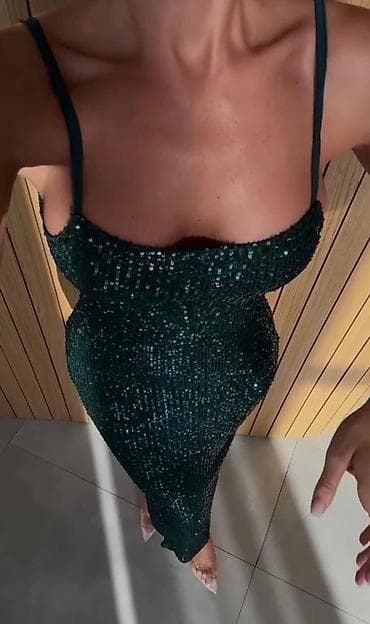 Duga večernja haljina sa šljokicama
Cena 1500 din
S M L at lalafo.rs — 2 Duga večernja haljina sa šljokicama
Cena 1500 din
S M L — 2