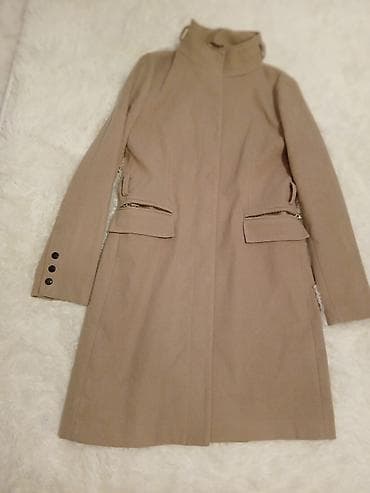 Ženski kaput Feedback, boja bež/kapućino. - Krojen u A-liniji sa at lalafo.rs — 2 Ženski kaput Feedback, boja bež/kapućino. - Krojen u A-liniji sa — 2