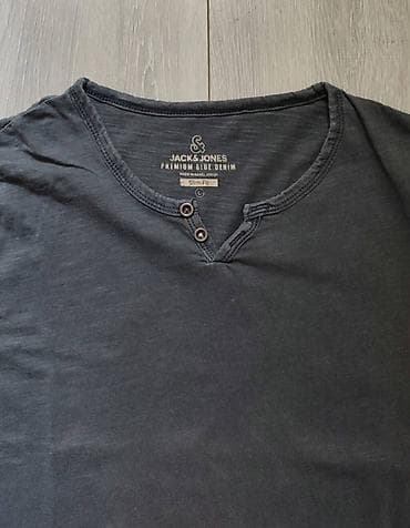 Super JACK & JONES majica - M-L Odlicna Jack & Jones pamucna na lalafo.rs — 2 Super JACK & JONES majica - M-L Odlicna Jack & Jones pamucna — 2