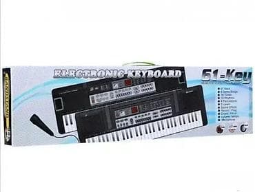 Pianos & Keyboards: Sintisajzer 61 dirke 🎹🎶 Dobrodošli u Davidov Shop – online market at lalafo.rs — 2 Pianos & Keyboards: Sintisajzer 61 dirke 🎹🎶 Dobrodošli u Davidov Shop – online market — 2