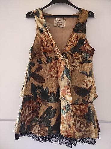 Bluza velicina 40. Iz uvoza. Materijal poput svile, po dnu ima cipku na lalafo.rs Bluza velicina 40. Iz uvoza. Materijal poput svile, po dnu ima cipku