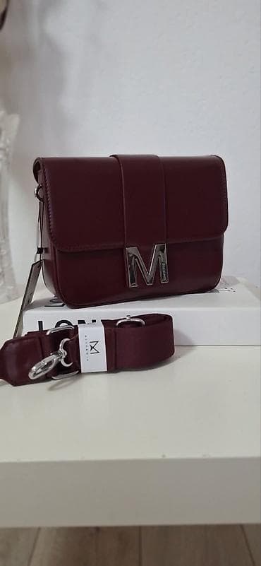 Torbica
A klasa
4500 din Akcija
22x16
💋 na lalafo.rs — 3 Torbica
A klasa
4500 din Akcija
22x16
💋 — 3