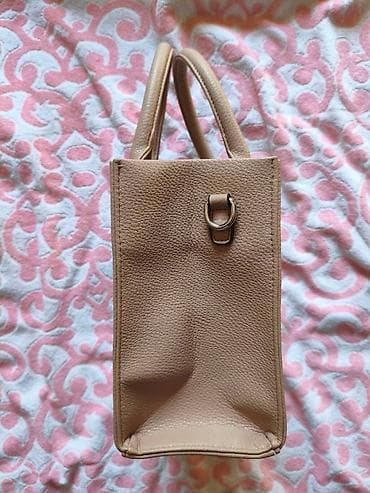 Prelepa ženska tašna Magda NOVO, nekorišćeno Boja bebi roze, bleda na lalafo.rs — 3 Prelepa ženska tašna Magda NOVO, nekorišćeno Boja bebi roze, bleda — 3